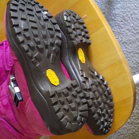 Coach Snow Boots - Picture 10 of 12